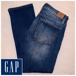 3/$20❄️ Gap Boyfriend Straight Cut Jeans Size 27